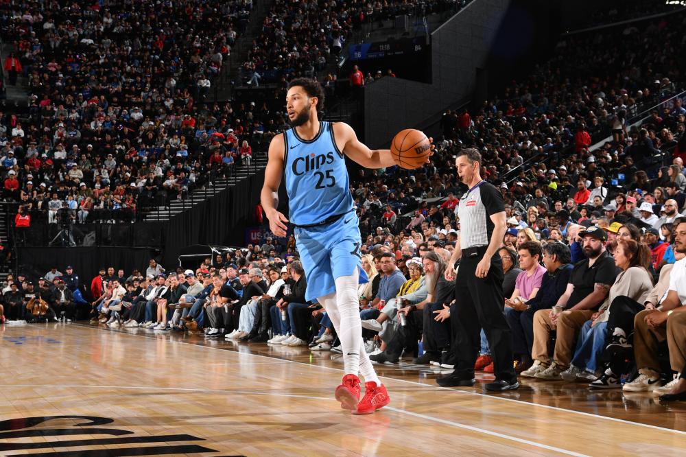 领下展现出 领下展现出